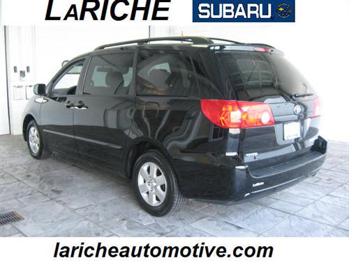 Toyota Sienna 2008 photo 2