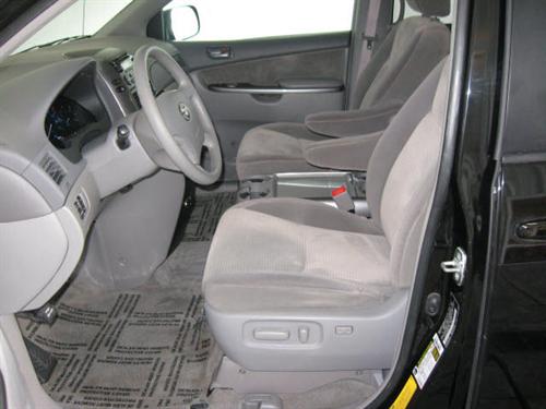 Toyota Sienna 2008 photo 3