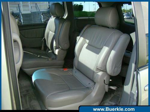 Toyota Sienna 2008 photo 3