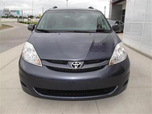 Toyota Sienna 2008 photo 2