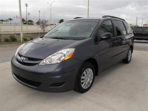 Toyota Sienna 2008 photo 3