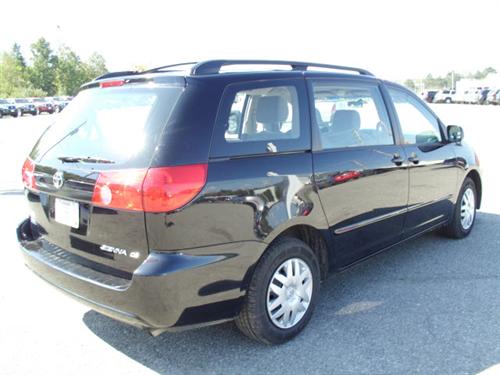 Toyota Sienna 2008 photo 4