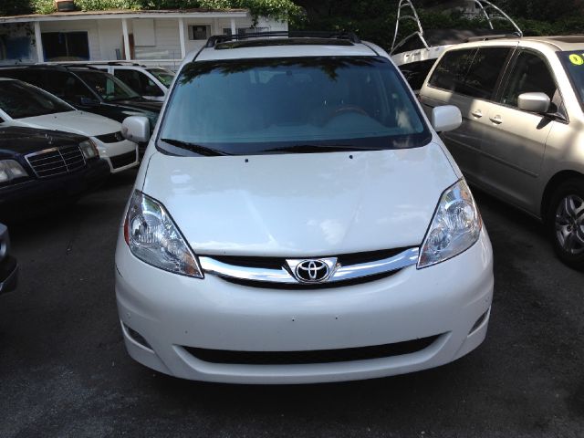 Toyota Sienna 2008 photo 1