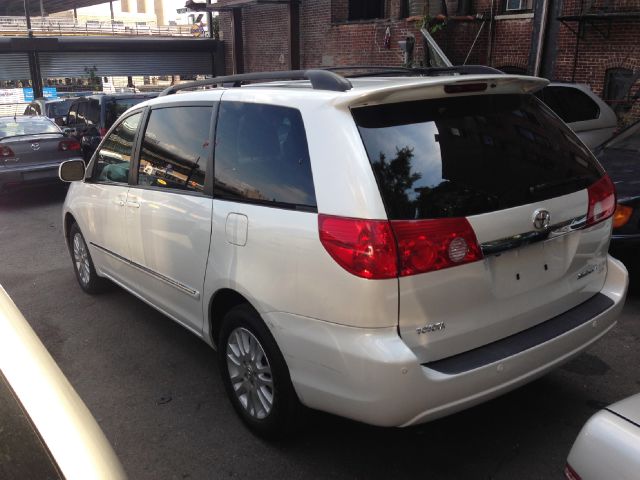 Toyota Sienna 2008 photo 3