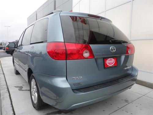 Toyota Sienna 2008 photo 1