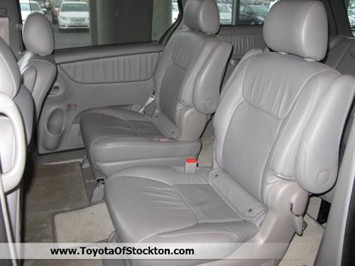 Toyota Sienna 2008 photo 2