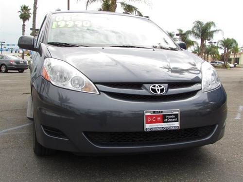 Toyota Sienna 2008 photo 1