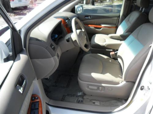 Toyota Sienna 2008 photo 2
