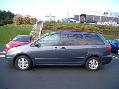 Toyota Sienna 2008 photo 1