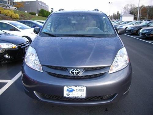 Toyota Sienna 2008 photo 4