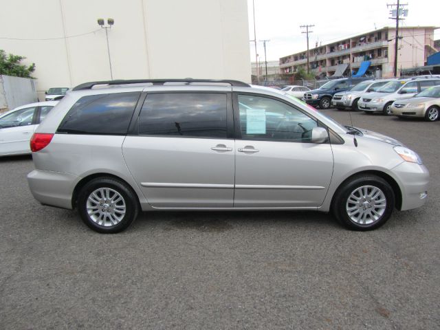 Toyota Sienna 2008 photo 1