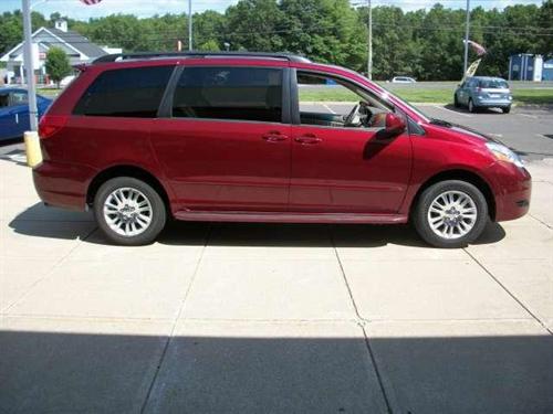 Toyota Sienna 2008 photo 1