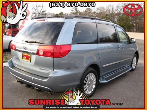 Toyota Sienna 2008 photo 2