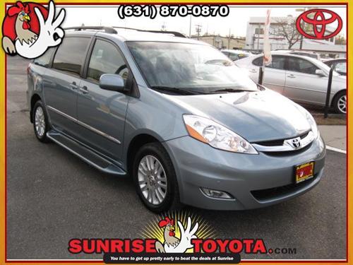 Toyota Sienna 2008 photo 3
