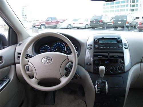 Toyota Sienna 2008 photo 1