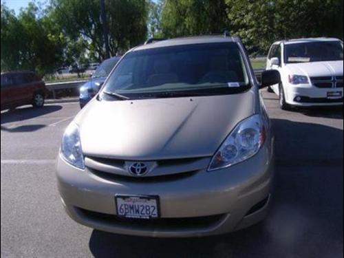 Toyota Sienna 2008 photo 1