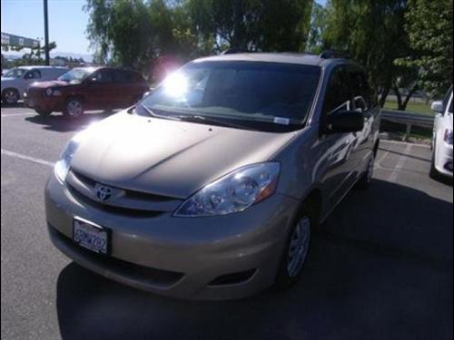 Toyota Sienna 2008 photo 2