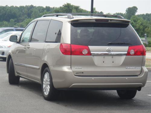 Toyota Sienna 2008 photo 2