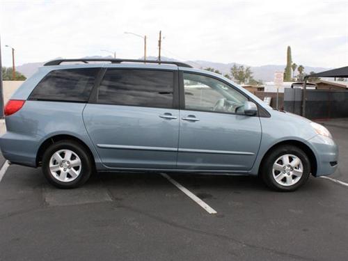 Toyota Sienna 2008 photo 1