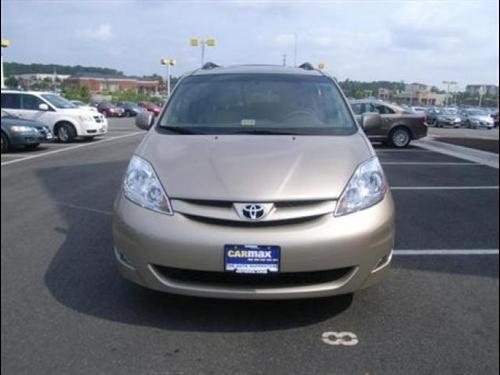 Toyota Sienna 2008 photo 1