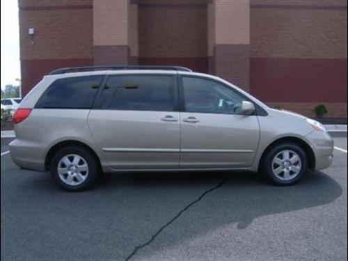 Toyota Sienna 2008 photo 3