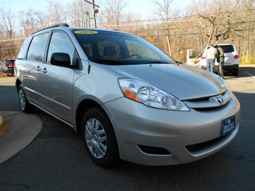 Toyota Sienna 2008 photo 1
