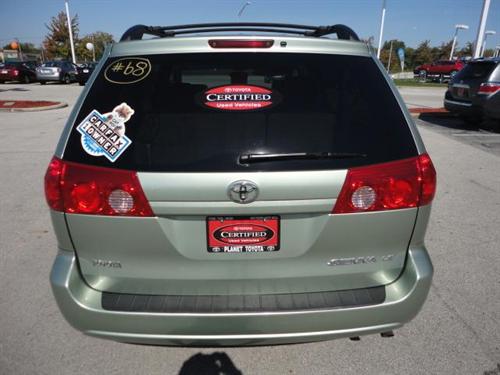 Toyota Sienna 2008 photo 1