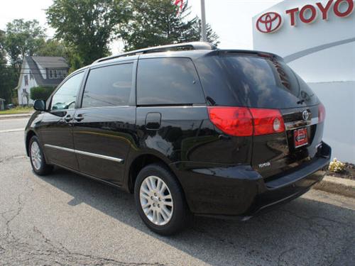 Toyota Sienna 2008 photo 3
