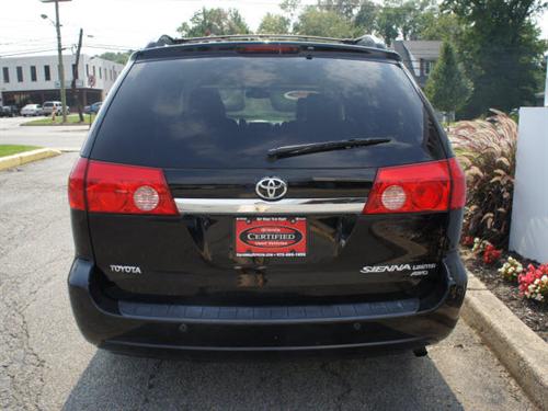 Toyota Sienna 2008 photo 4