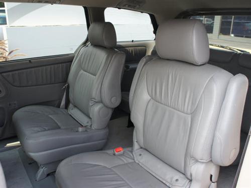 Toyota Sienna 2008 photo 5