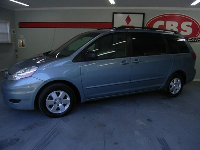 Toyota Sienna 2008 photo 2