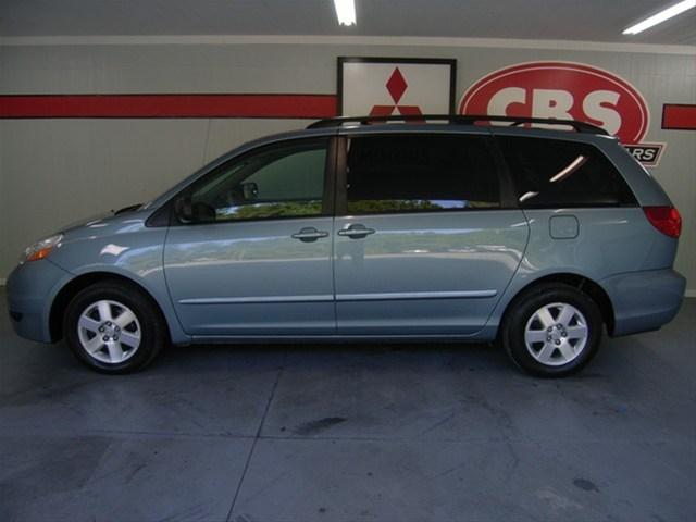 Toyota Sienna 2008 photo 3