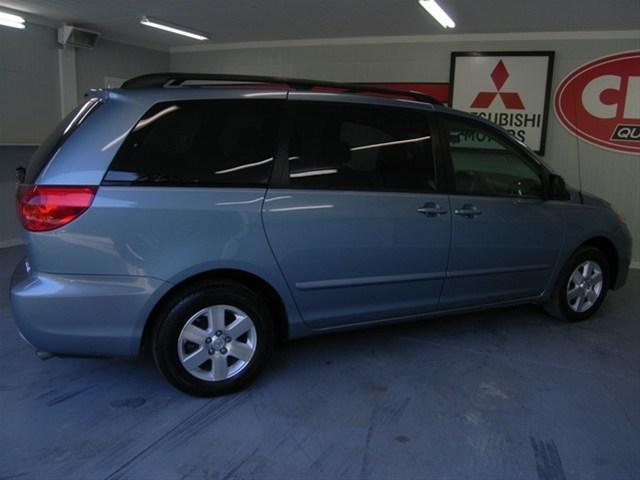 Toyota Sienna 2008 photo 4