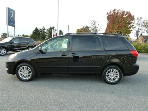 Toyota Sienna 2008 photo 1