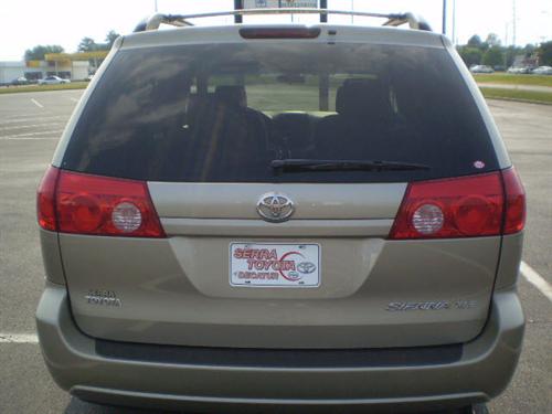 Toyota Sienna 2008 photo 2