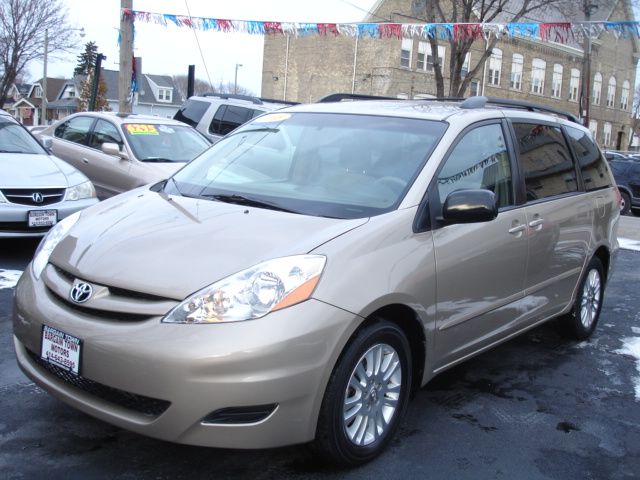 Toyota Sienna 2008 photo 1