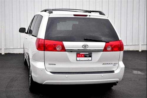 Toyota Sienna 2008 photo 1