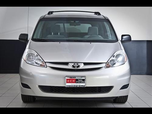 Toyota Sienna 2008 photo 1