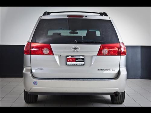 Toyota Sienna 2008 photo 2