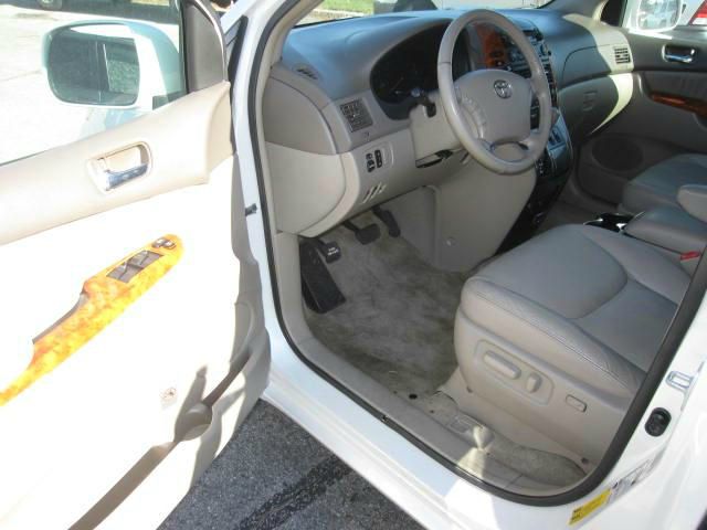 Toyota Sienna 2008 photo 3
