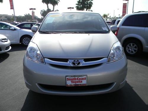 Toyota Sienna 2008 photo 1