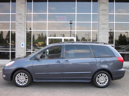 Toyota Sienna 2008 photo 1