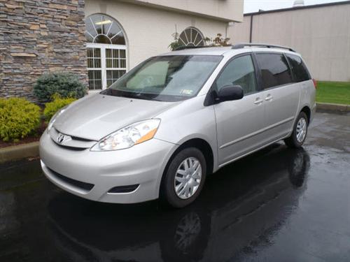 Toyota Sienna 2008 photo 1