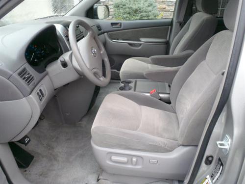 Toyota Sienna 2008 photo 3