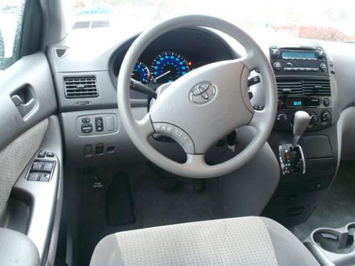 Toyota Sienna 2008 photo 4