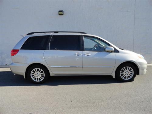 Toyota Sienna 2008 photo 1