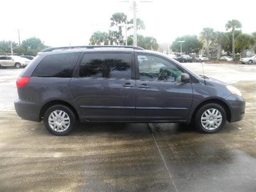 Toyota Sienna 2008 photo 1