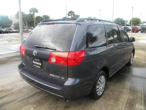 Toyota Sienna 2008 photo 2