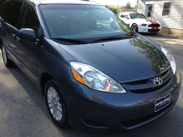 Toyota Sienna 2008 photo 1