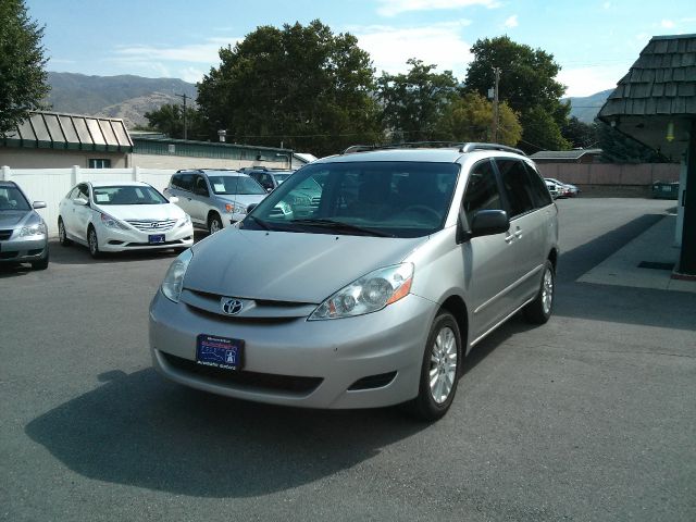 Toyota Sienna 4.6L XLT Sport MiniVan